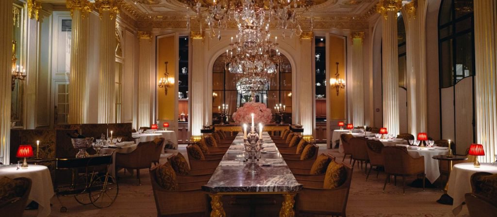 paris-plaza-athenee-jean-imbert-au-plaza-athenee-dining-room-4-1920x840-1-1024x448.jpg